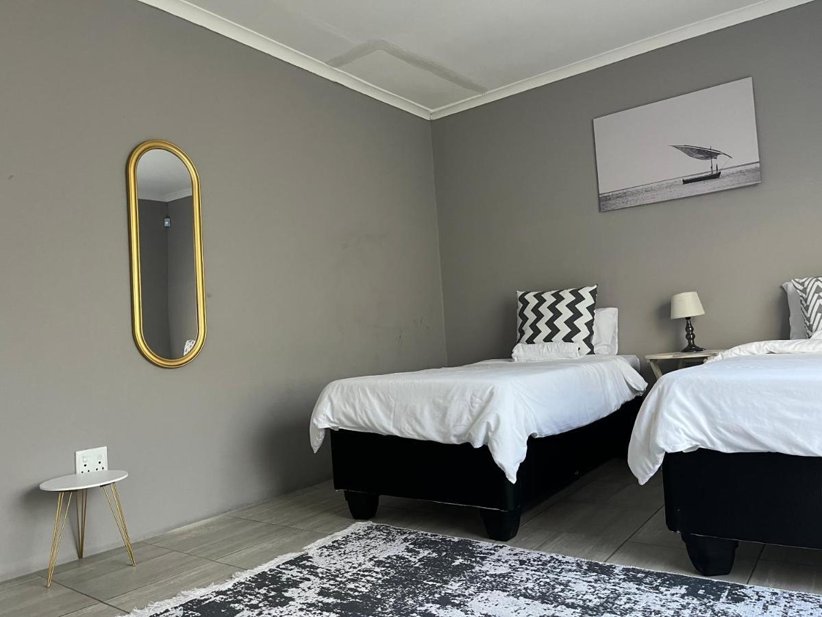 Otis Self Catering Apartment Walvis Bay Exterior foto