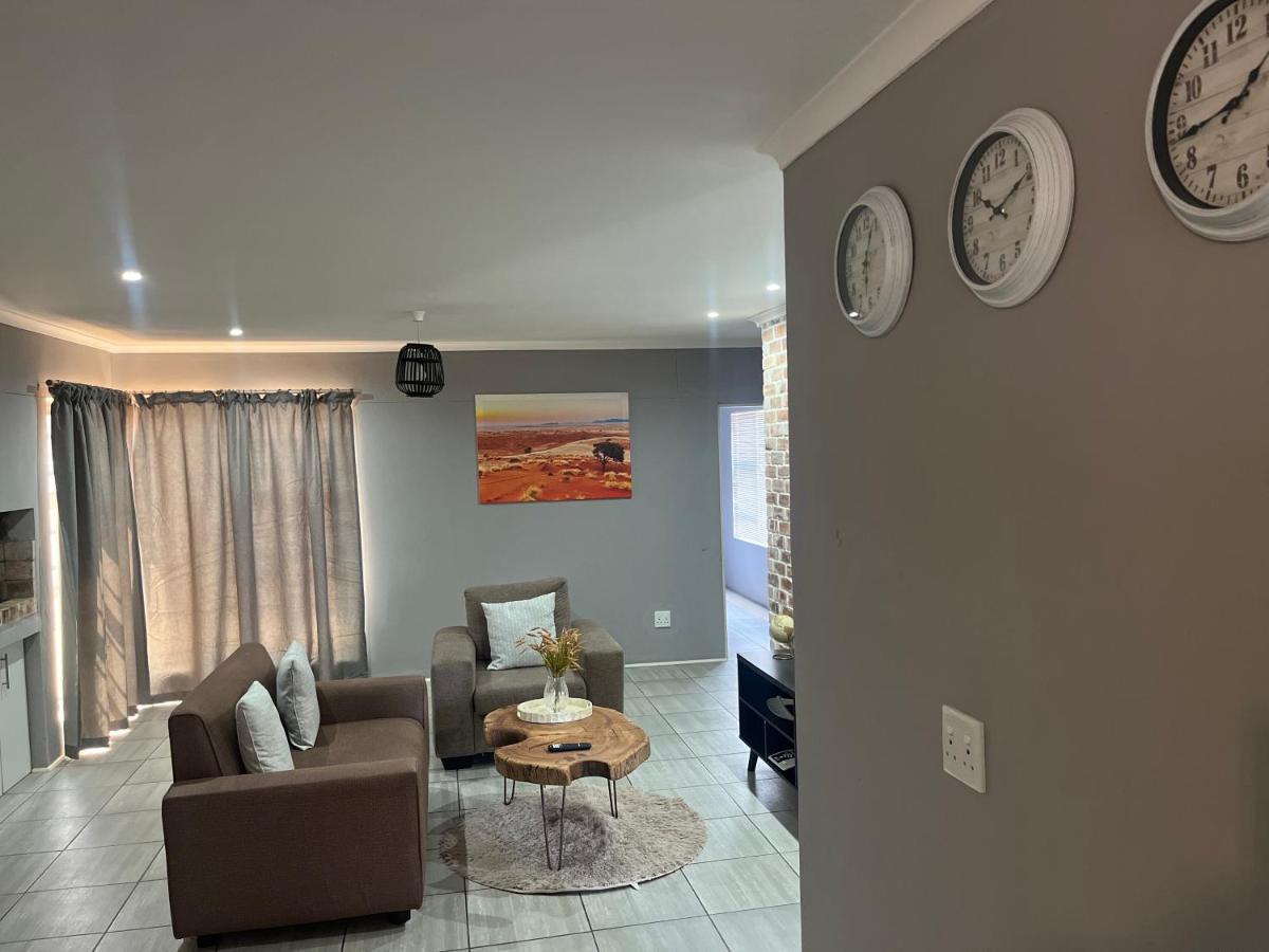 Otis Self Catering Apartment Walvis Bay Exterior foto
