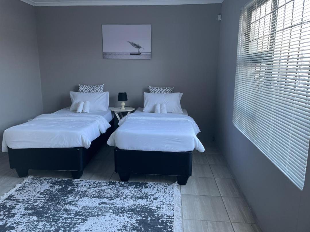 Otis Self Catering Apartment Walvis Bay Exterior foto