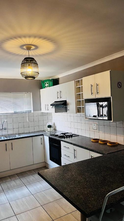 Otis Self Catering Apartment Walvis Bay Exterior foto
