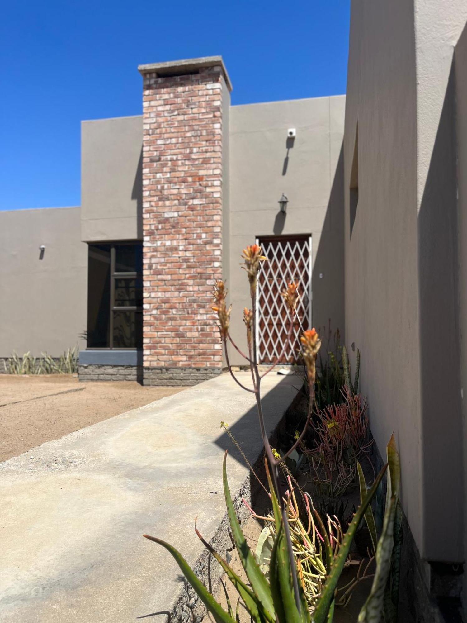 Otis Self Catering Apartment Walvis Bay Exterior foto
